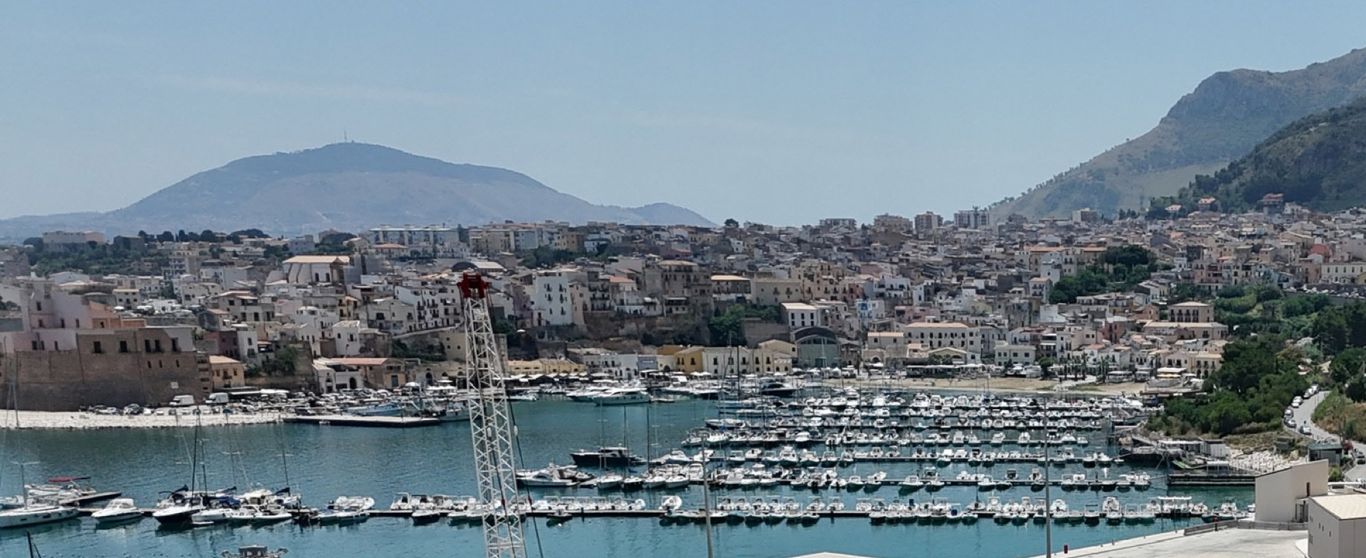 Vista aerea del Porto Nuovo di Castellammare del Golfo